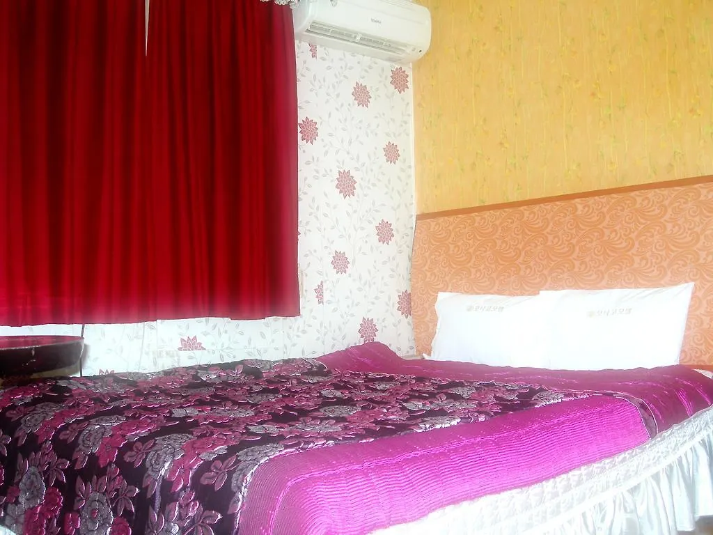 Monaco Motel Busan 2*,