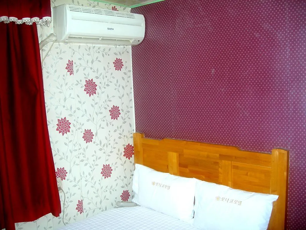 Monaco Motel Busan 2*,